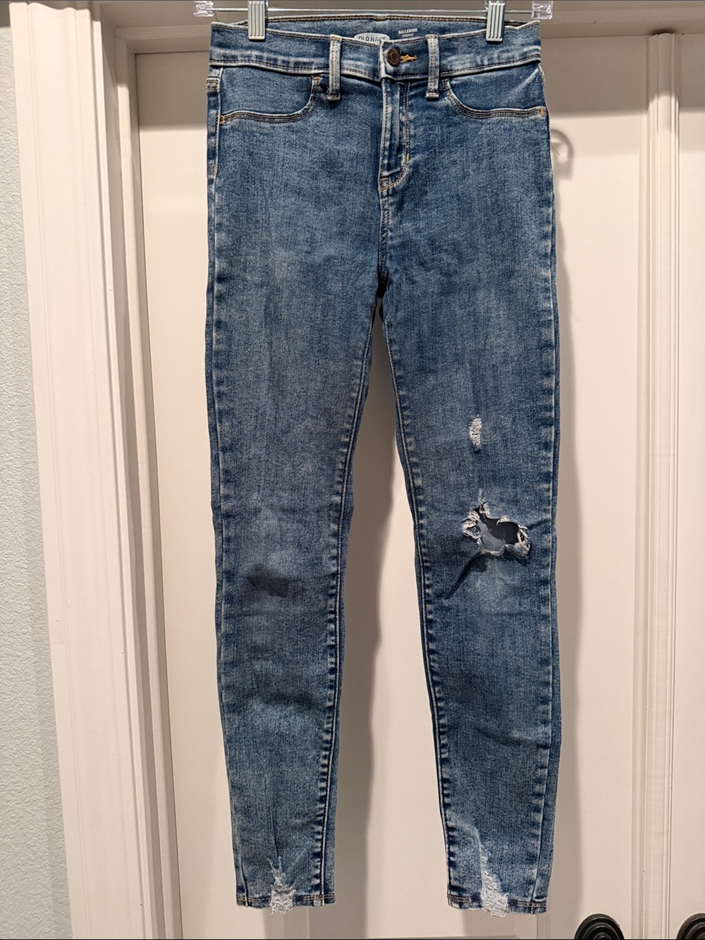 Distressed Skinny Jeans